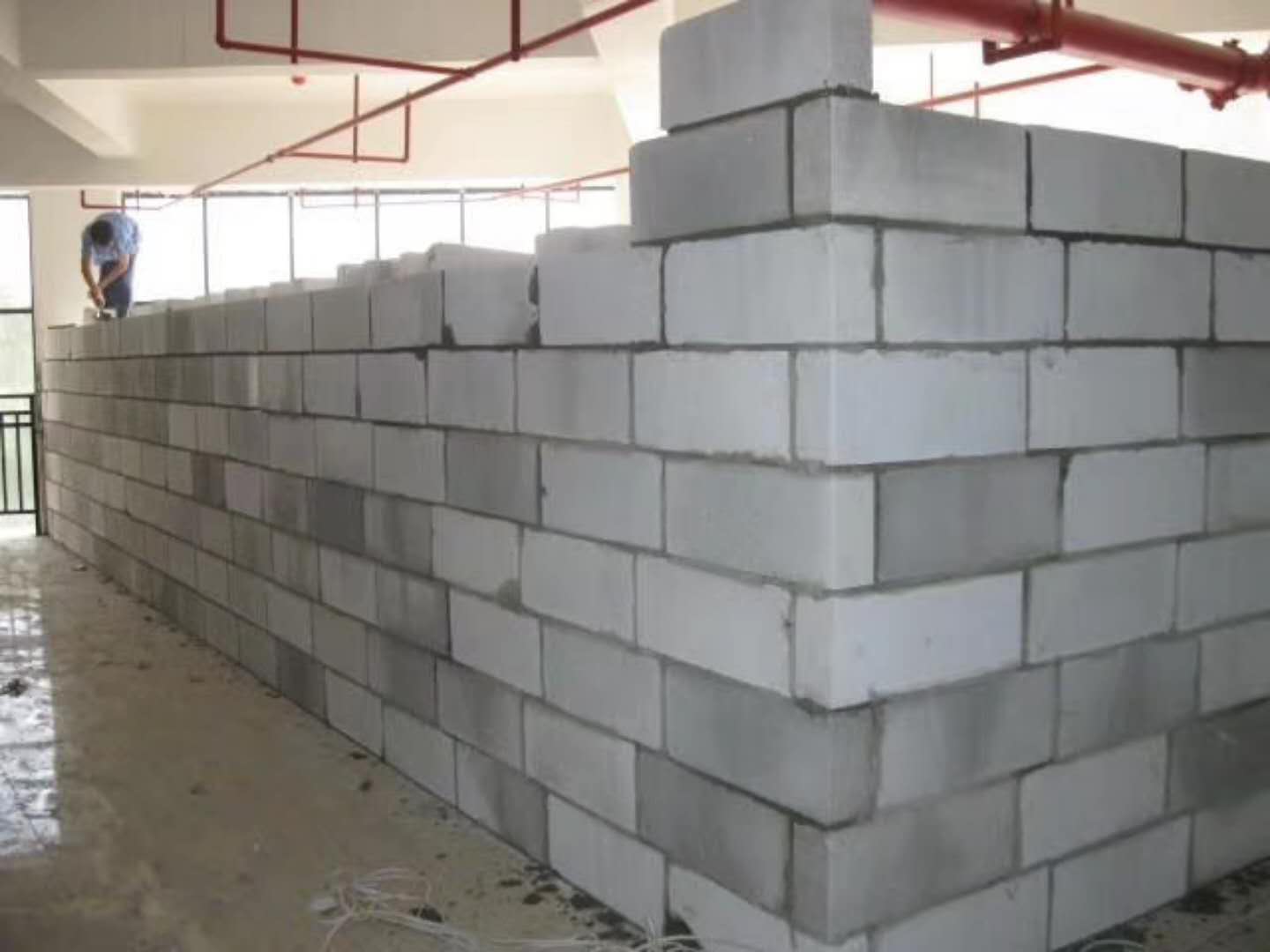 泸定蒸压加气混凝土砌块承重墙静力和抗震性能的研究
